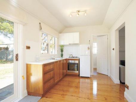 Photo - 20 Canterbury Street, Brown Hill VIC 3350 - Image 3