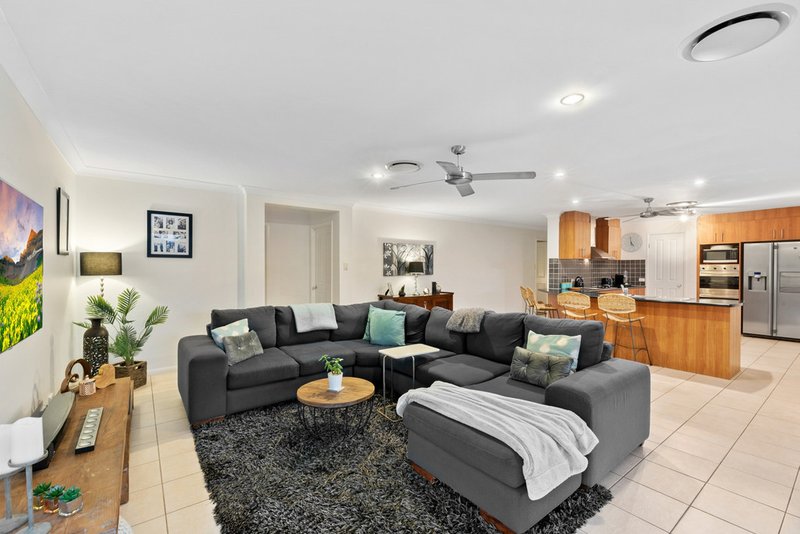 Photo - 20 Canundra Street, North Lakes QLD 4509 - Image 7