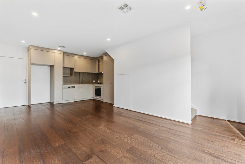 Photo - 20 Carcoar Terrace, Watson ACT 2602 - Image 8