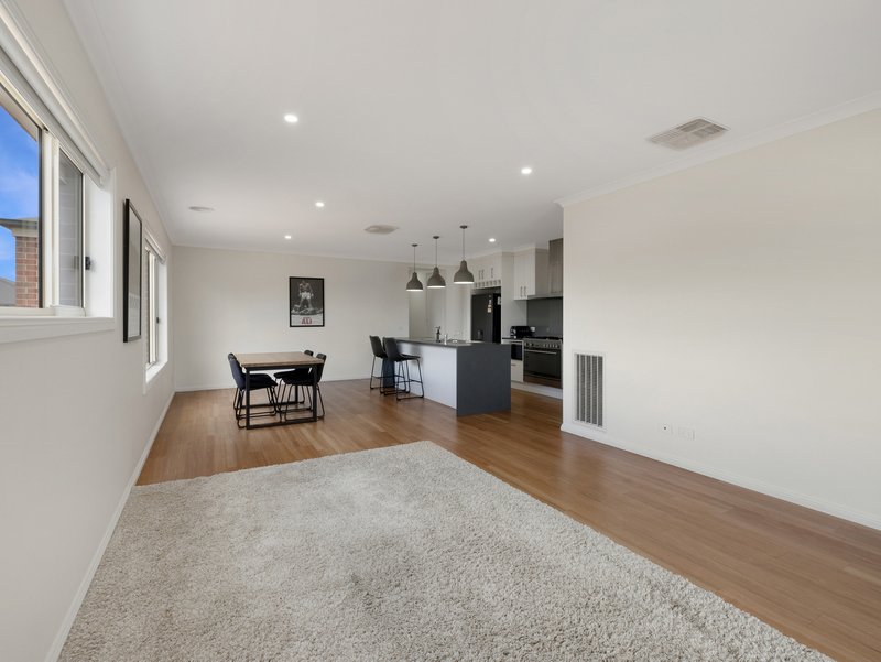 Photo - 20 Carolina Avenue, Wangaratta VIC 3677 - Image 8