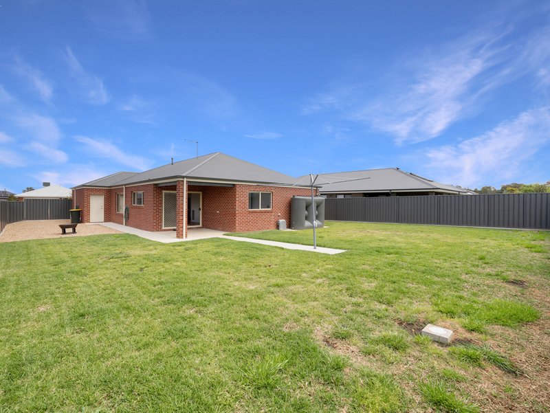 Photo - 20 Carolina Avenue, Wangaratta VIC 3677 - Image 18