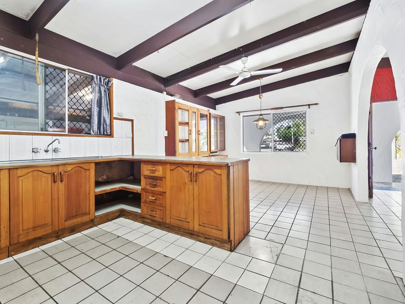 Photo - 20 Carolyn Close, Yorkeys Knob QLD 4878 - Image 4