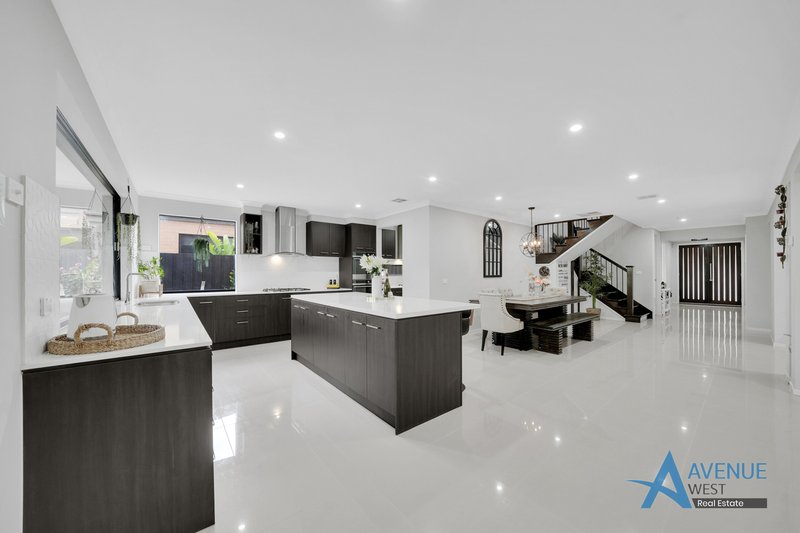 Photo - 20 Cascade Drive, Aintree VIC 3336 - Image 2