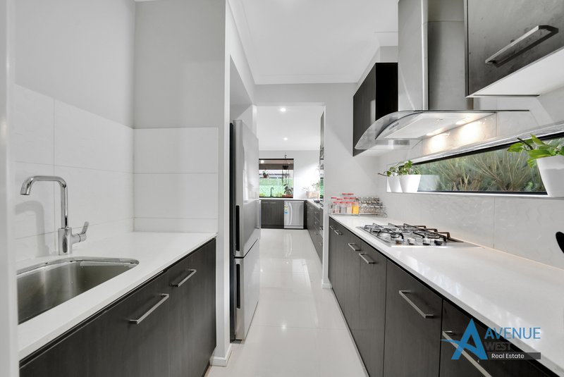 Photo - 20 Cascade Drive, Aintree VIC 3336 - Image 12