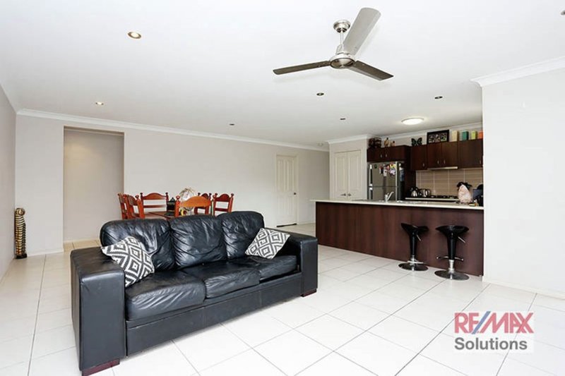 Photo - 20 Catalina Avenue, Bray Park QLD 4500 - Image 5