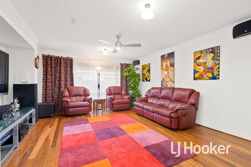 Photo - 20 Caversham Terrace, Lynbrook VIC 3975 - Image 6