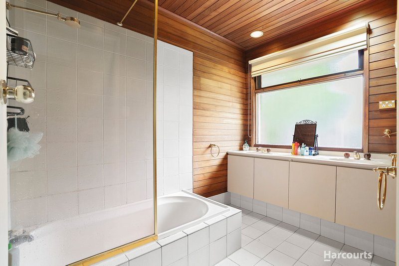 Photo - 20 Central Avenue, Mooroolbark VIC 3138 - Image 10