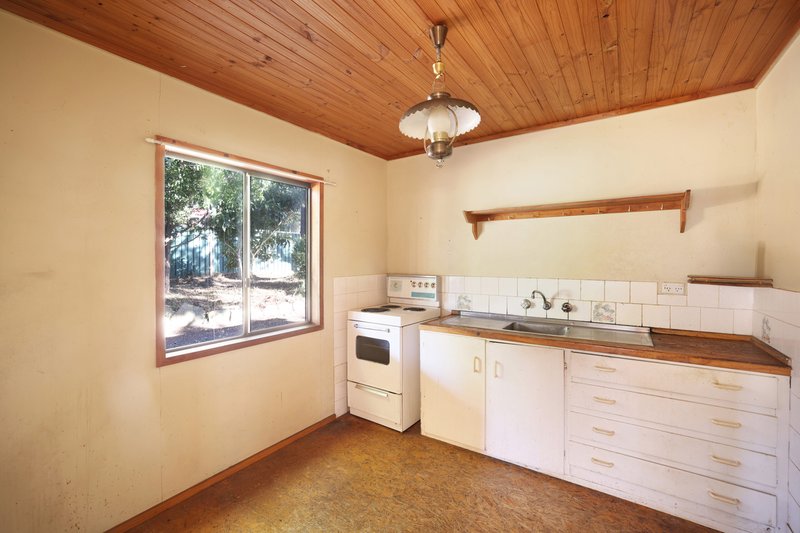 Photo - 20 Charles Street, Hill Top NSW 2575 - Image 3