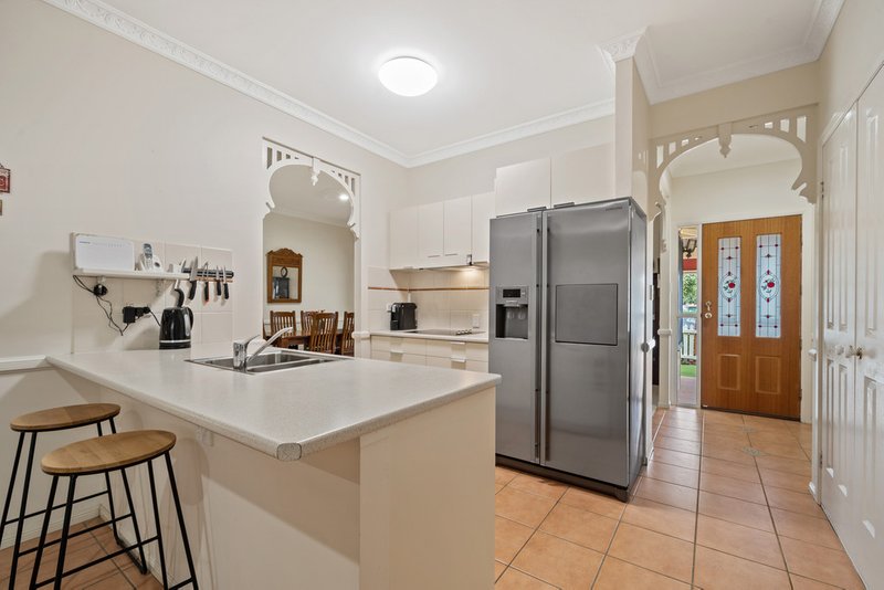 Photo - 20 Chelsea Place, Forest Lake QLD 4078 - Image 2