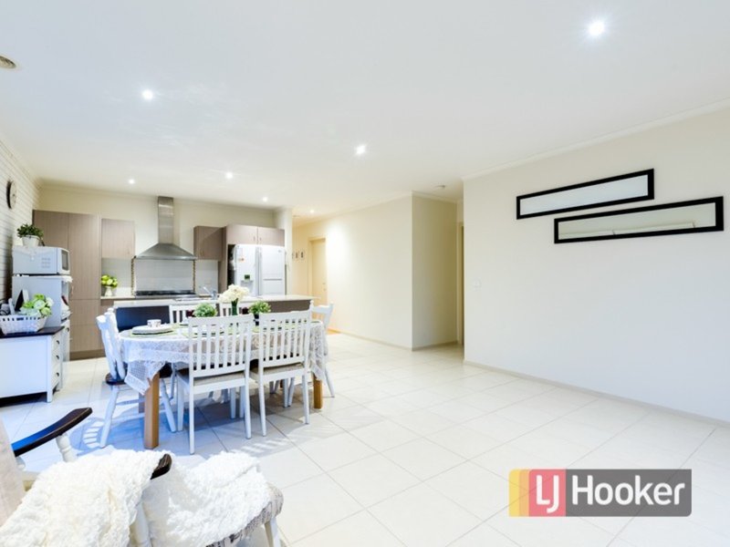 Photo - 20 Cherry Blossom Chase, Pakenham VIC 3810 - Image 6