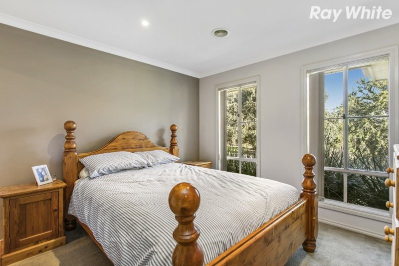 Photo - 20 Chestnut Chase, Pakenham VIC 3810 - Image 6