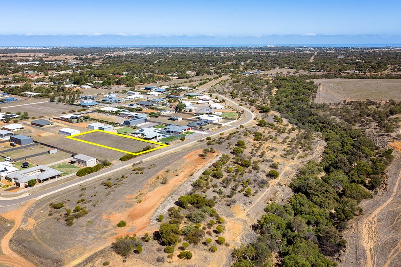 Photo - 20 Cheviot Crescent, Deepdale WA 6532 - Image 5