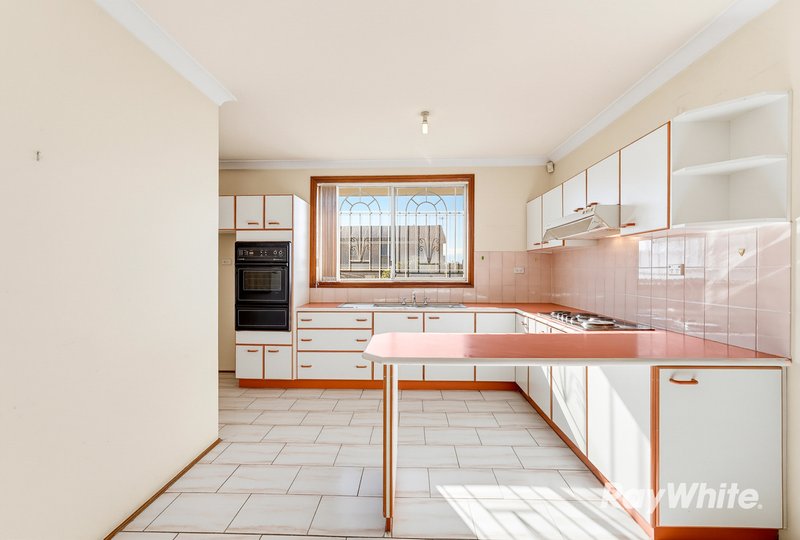 Photo - 20 Chickasaw Crescent, Greenfield Park NSW 2176 - Image 3