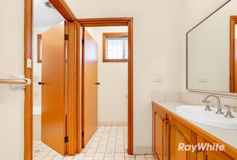 Photo - 20 Chickasaw Crescent, Greenfield Park NSW 2176 - Image 6