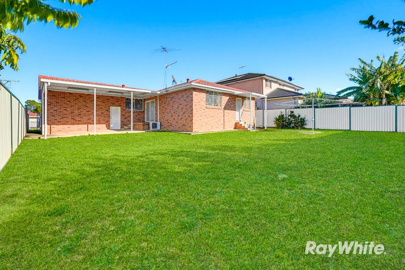 Photo - 20 Chickasaw Crescent, Greenfield Park NSW 2176 - Image 7