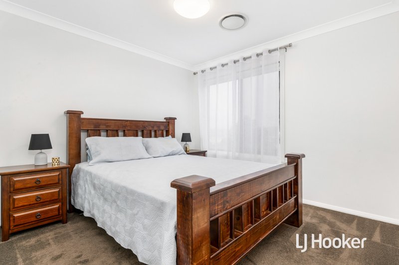 Photo - 20 Ciara Street, Grantham Farm NSW 2765 - Image 6