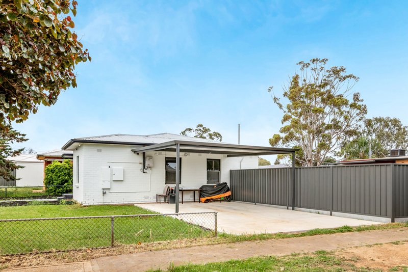Photo - 20 Cockshell Street, Davoren Park SA 5113 - Image 4