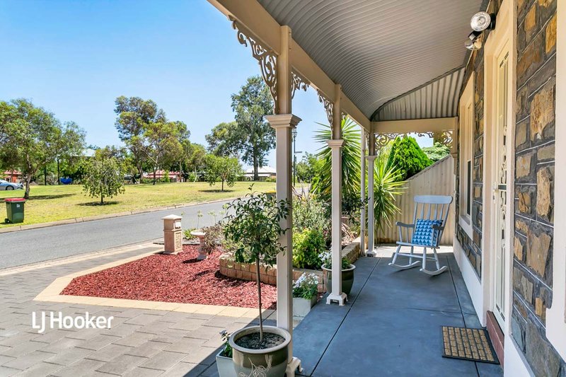 Photo - 20 Coconut Grove, Golden Grove SA 5125 - Image 2