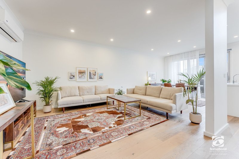 Photo - 20 Coldstream Lane, Gledswood Hills NSW 2557 - Image 3