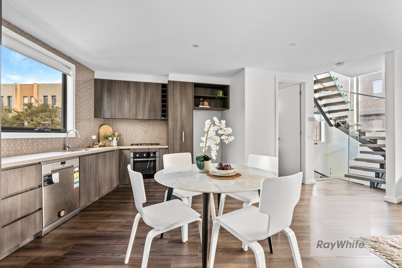 Photo - 20 Collared Close, Bundoora VIC 3083 - Image 1