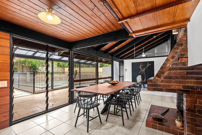 Photo - 20 Conebush Crescent, Bellbowrie QLD 4070 - Image 4