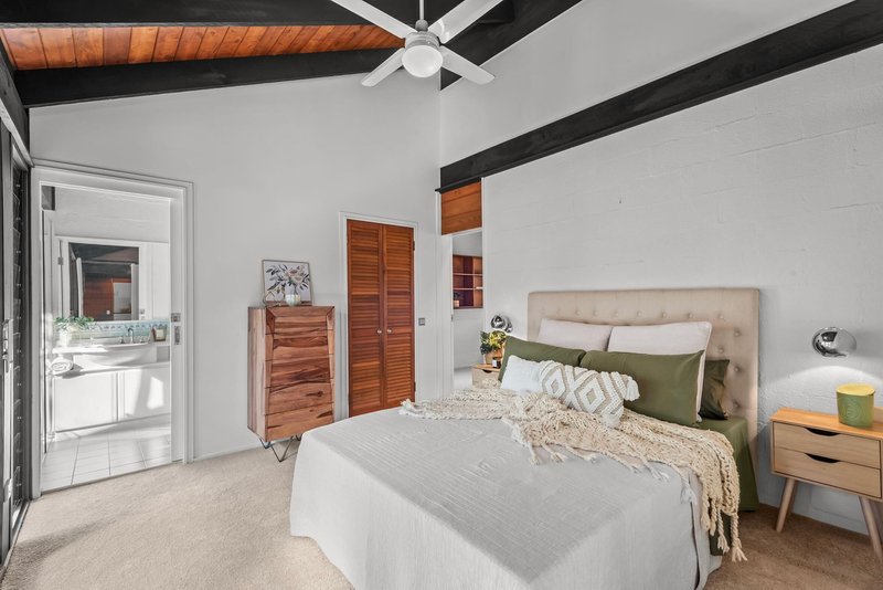 Photo - 20 Conebush Crescent, Bellbowrie QLD 4070 - Image 8