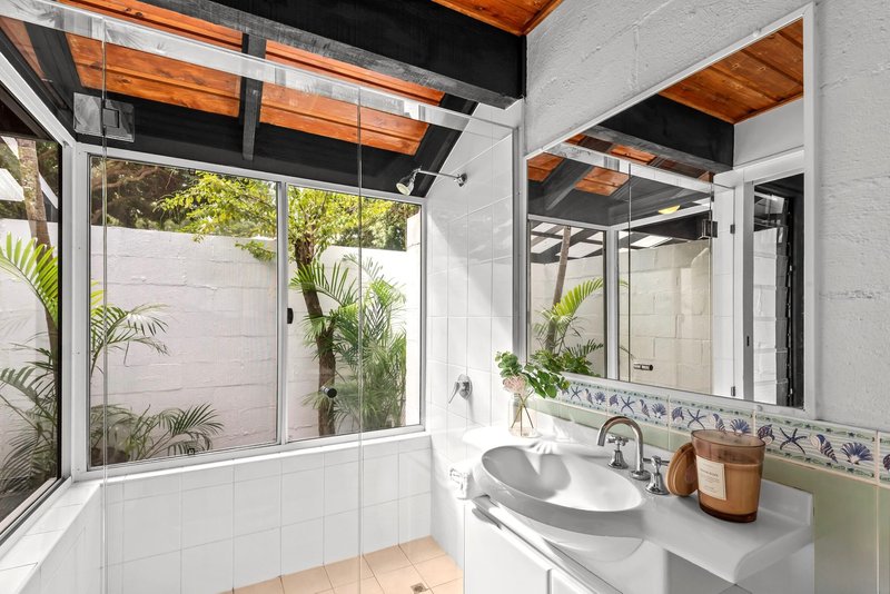 Photo - 20 Conebush Crescent, Bellbowrie QLD 4070 - Image 10