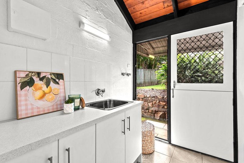 Photo - 20 Conebush Crescent, Bellbowrie QLD 4070 - Image 17
