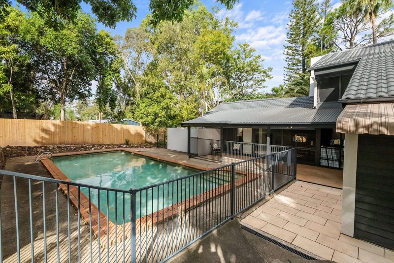Photo - 20 Conebush Crescent, Bellbowrie QLD 4070 - Image 18