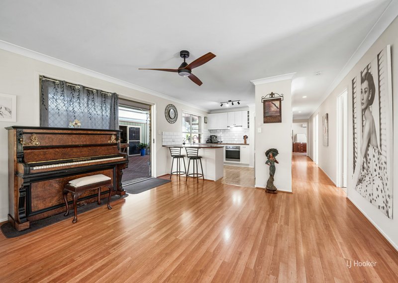 Photo - 20 Countess Court, Mount Hallen QLD 4312 - Image 5