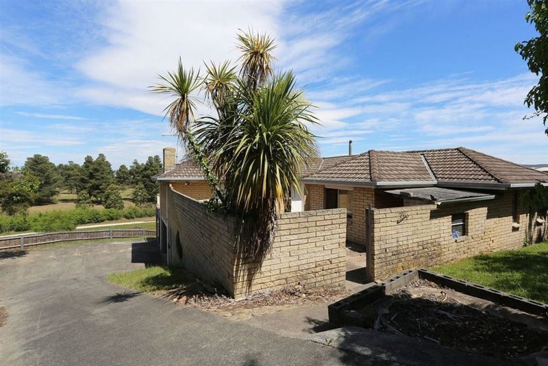 Photo - 20 Crandon Crescent, Newnham TAS 7248 - Image 2