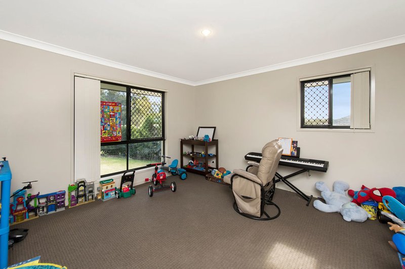 Photo - 20 Currawong Crescent, Upper Coomera QLD 4209 - Image 11