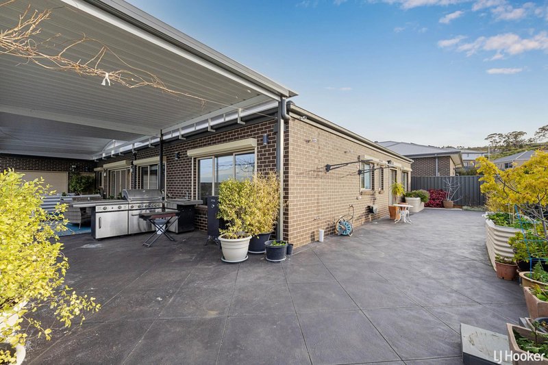 Photo - 20 Currington Crescent, Darley VIC 3340 - Image 16