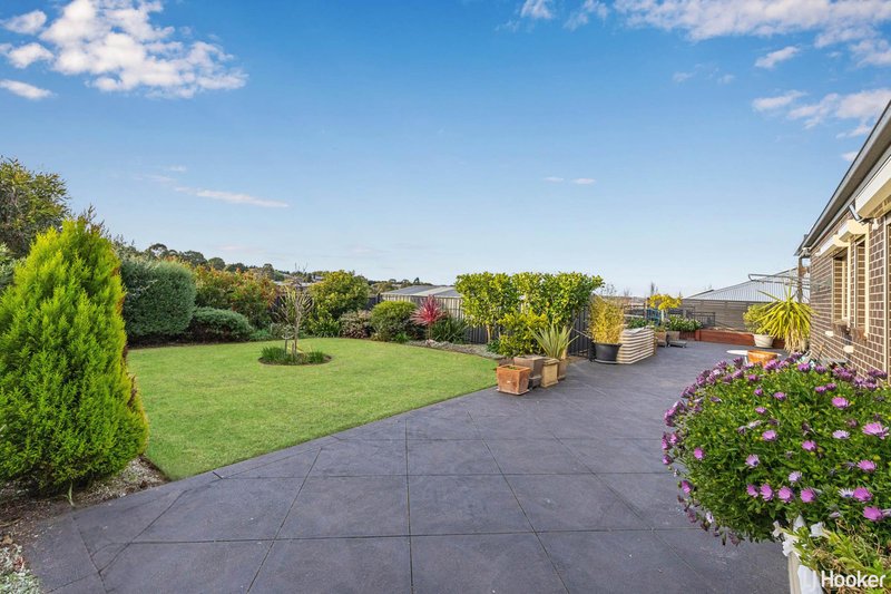 Photo - 20 Currington Crescent, Darley VIC 3340 - Image 18