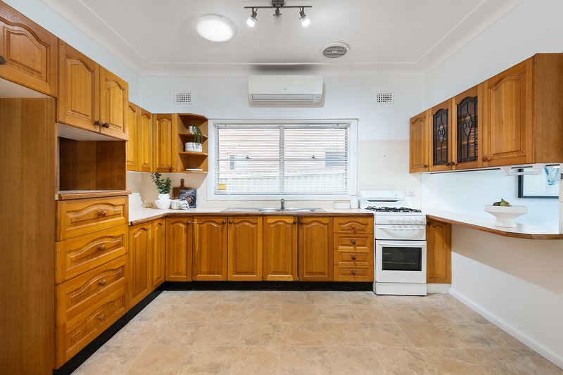 Photo - 20 Daisy Street, Roselands NSW 2196 - Image 3