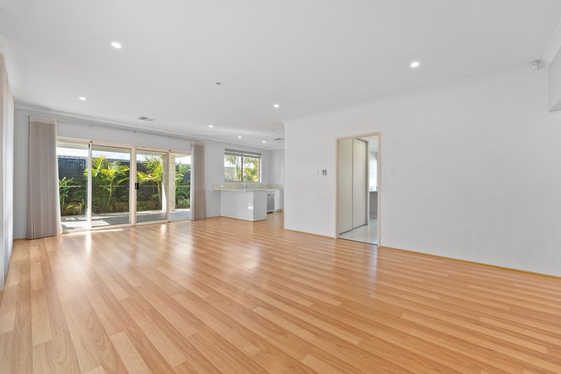 Photo - 20 Dandelion Road, Karnup WA 6176 - Image 8