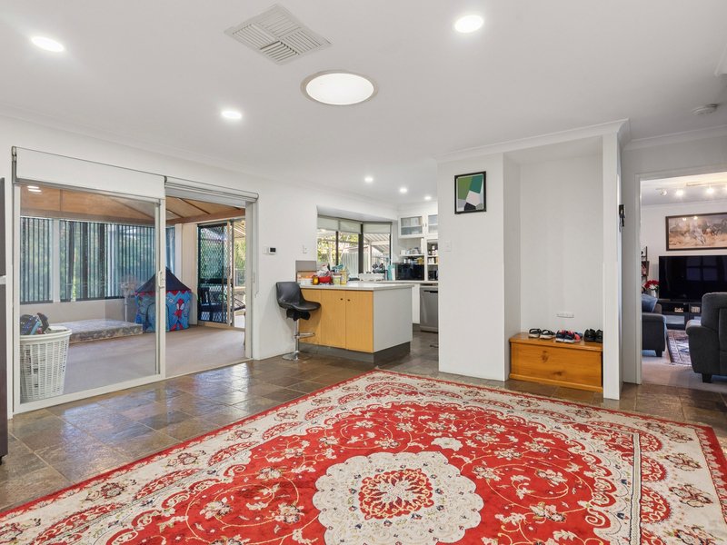 Photo - 20 Dartford Crescent, Marangaroo WA 6064 - Image 16