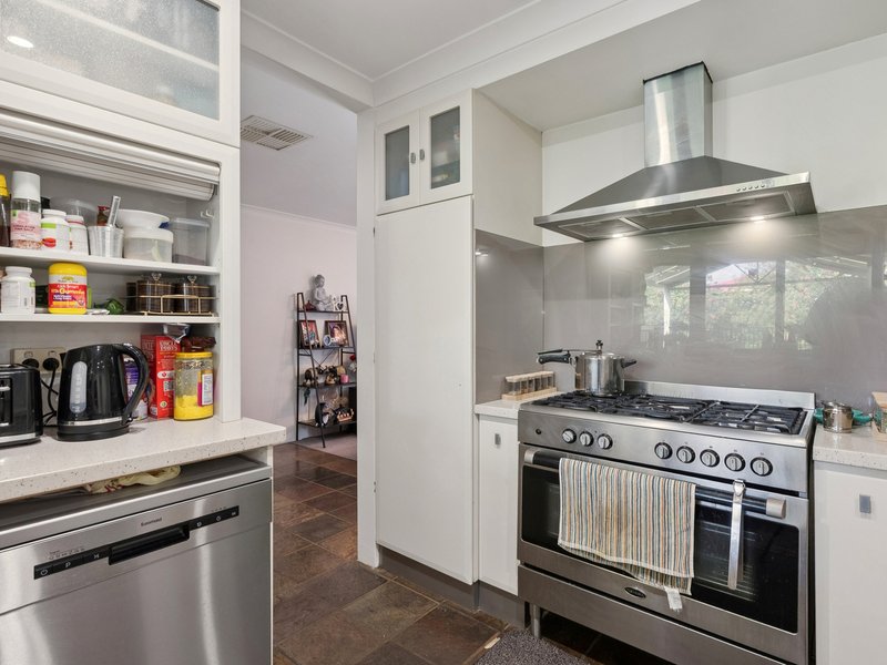 Photo - 20 Dartford Crescent, Marangaroo WA 6064 - Image 17