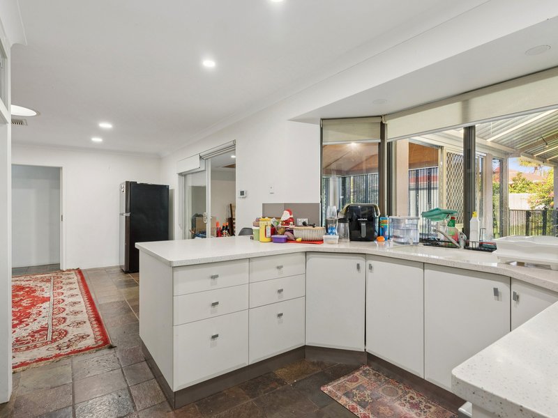 Photo - 20 Dartford Crescent, Marangaroo WA 6064 - Image 18