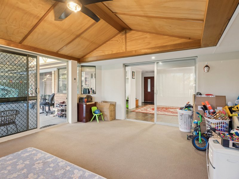 Photo - 20 Dartford Crescent, Marangaroo WA 6064 - Image 20