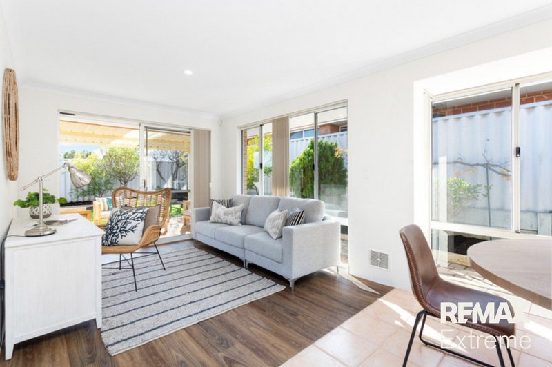 Photo - 20 De Crillon Way, Currambine WA 6028 - Image 19