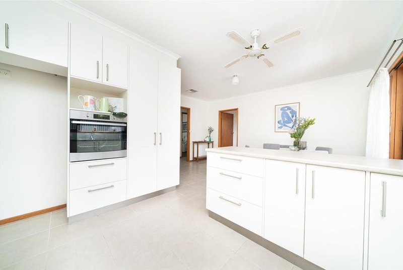 Photo - 20 De Garis Drive, Mildura VIC 3500 - Image 5