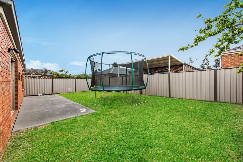 Photo - 20 Deakin Grove, Burnside Heights VIC 3023 - Image 8