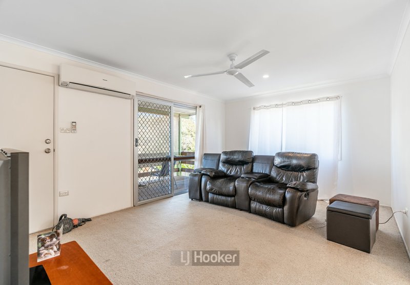 Photo - 20 Dehlia Street, Marsden QLD 4132 - Image 3