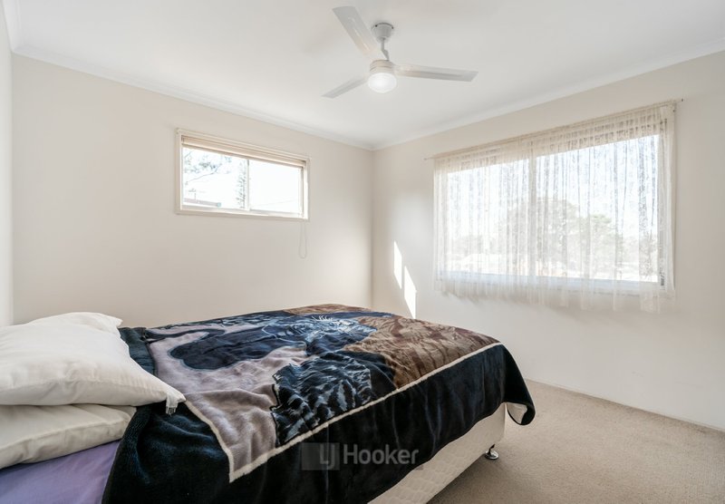 Photo - 20 Dehlia Street, Marsden QLD 4132 - Image 6