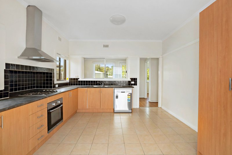 Photo - 20 Dell Road, Frankston VIC 3199 - Image 2