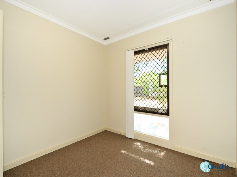 Photo - 20 Delphinus Place, Rockingham WA 6168 - Image 6