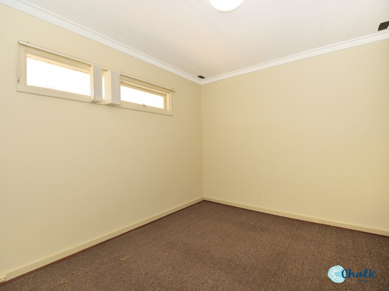 Photo - 20 Delphinus Place, Rockingham WA 6168 - Image 7