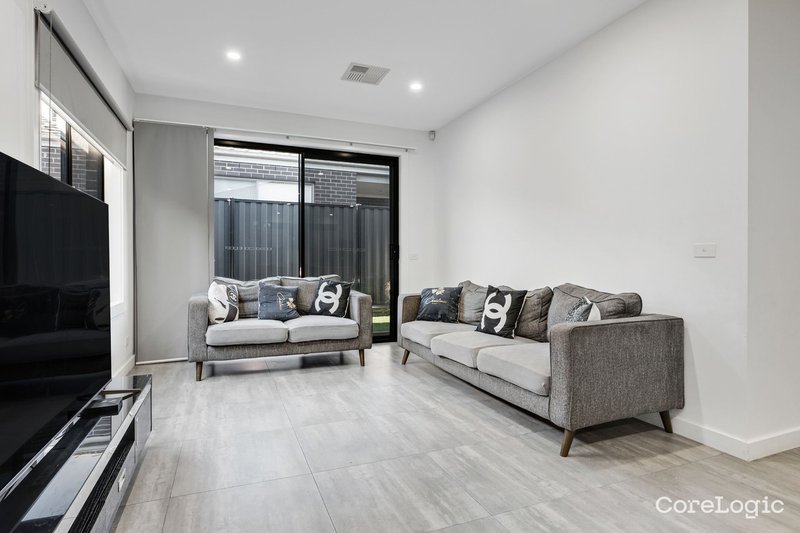 Photo - 20 Delta Drive, Craigieburn VIC 3064 - Image 4