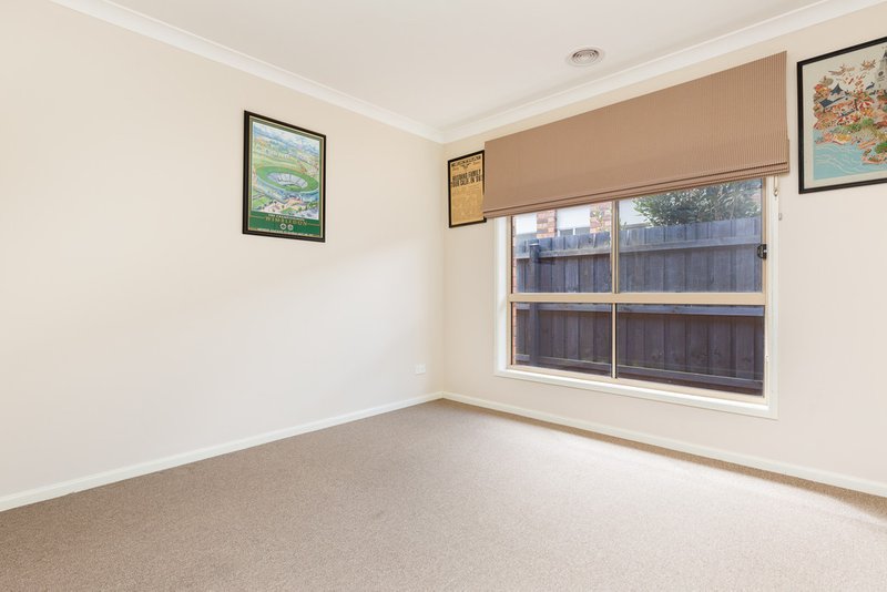 Photo - 20 Dempster Way, Berwick VIC 3806 - Image 12